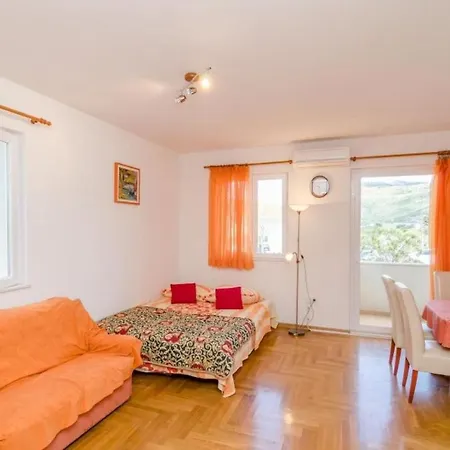 公寓 Solitudo - One-bedroom With Balcony